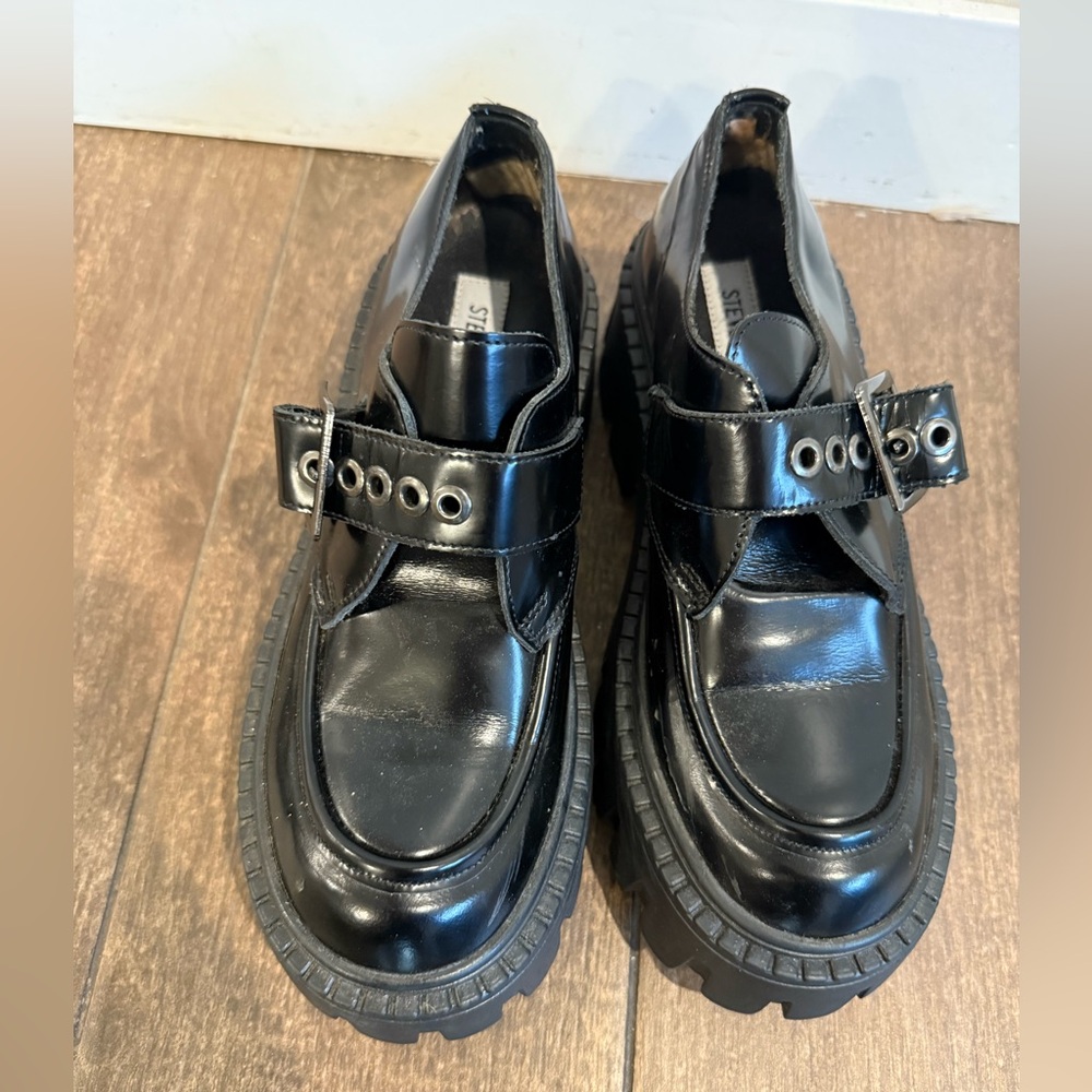 Steve Madden Henna Black Slip on Loafers with Buckle Detail Size 6M‎
